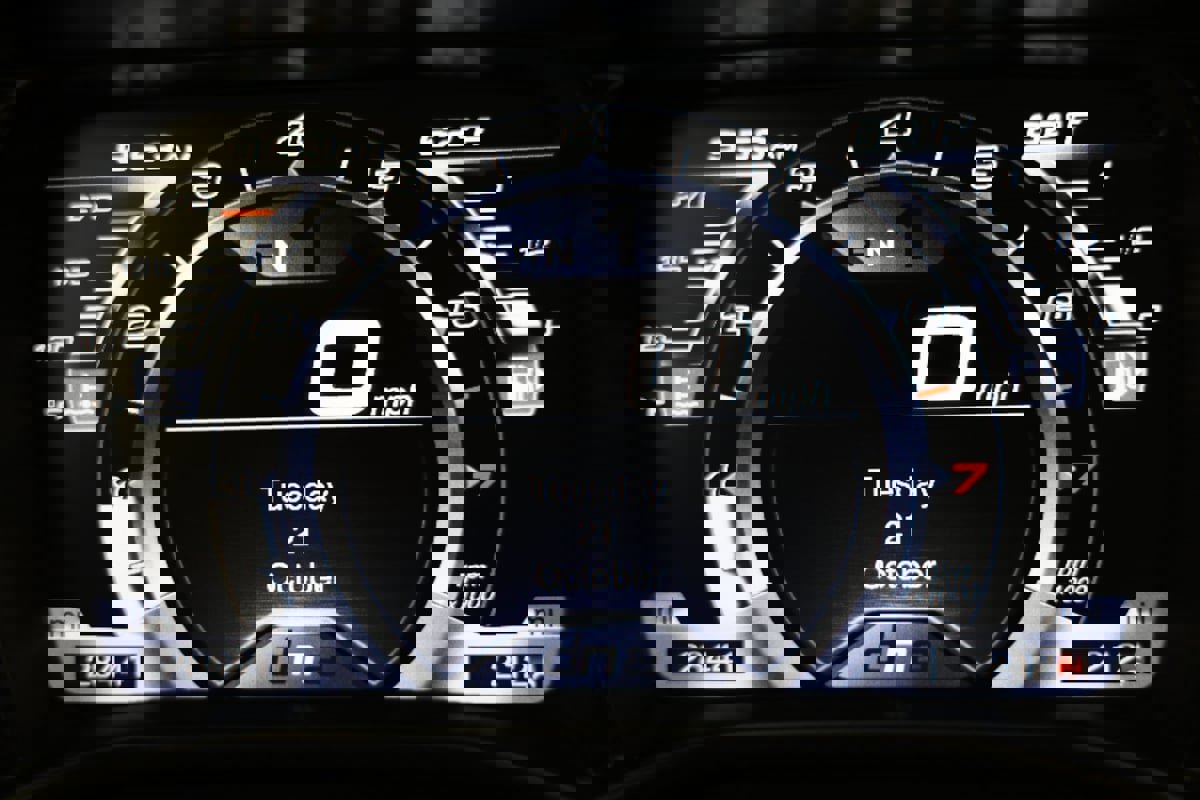 Used 2015 Alfa Romeo 4C Base w/ Leather Interior Group image 9