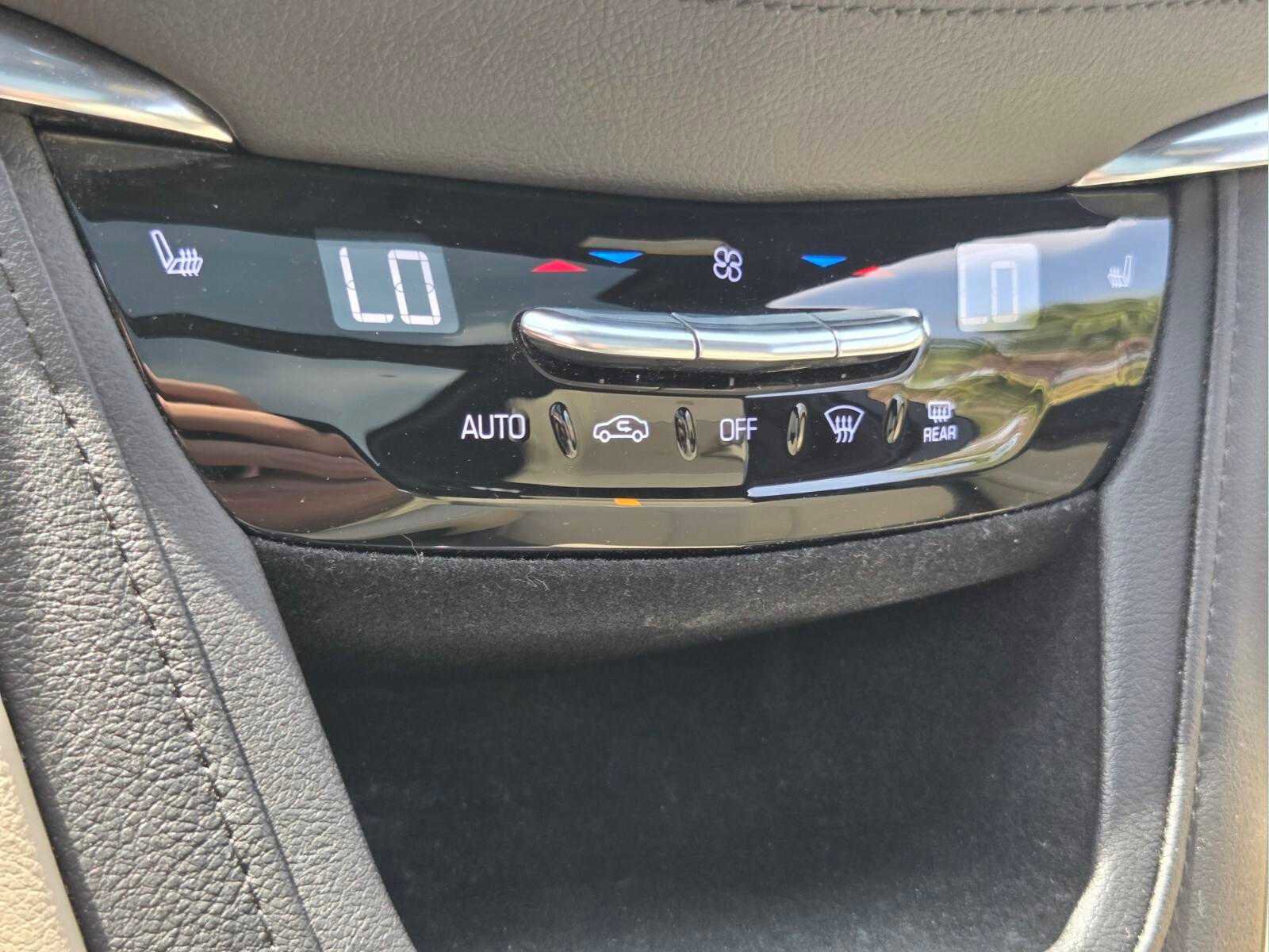 Used 2019 Cadillac XT5 Luxury FWD image 25