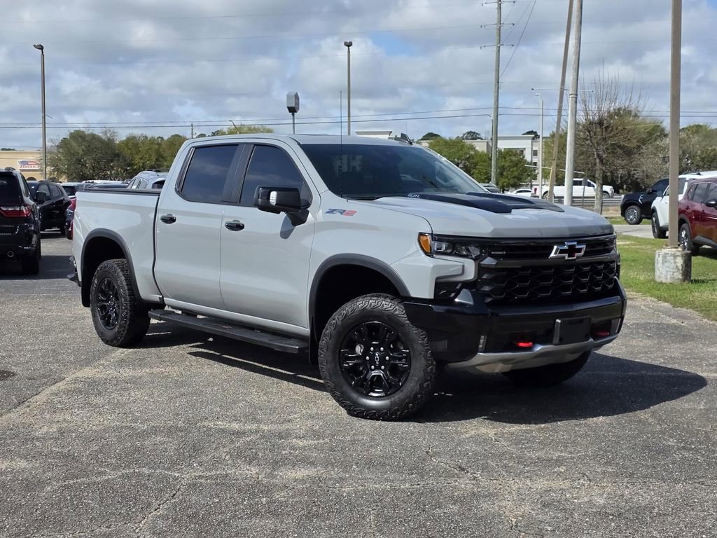 Used 2024 Chevrolet Silverado 1500 ZR2 w/ Technology Package image 2