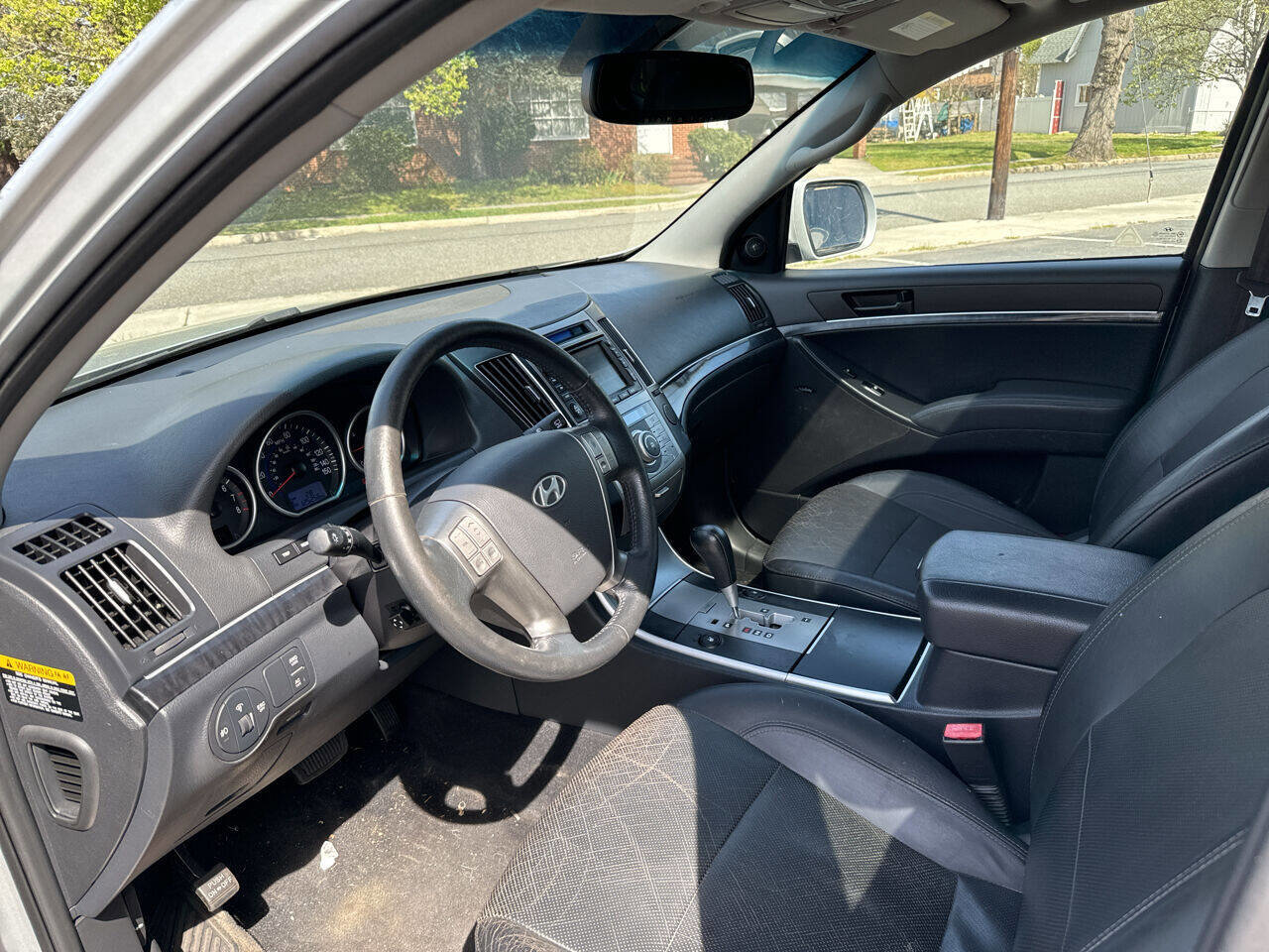 Used 2010 Hyundai Veracruz Limited w/ Navigation Pkg 3 image 4