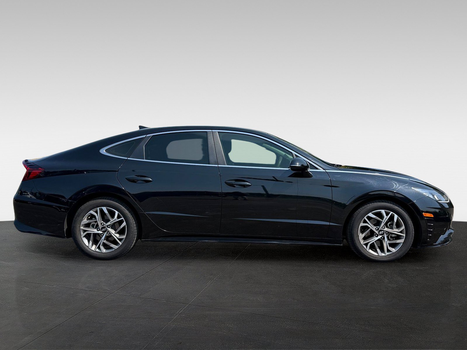 Used 2021 Hyundai Sonata SEL w/ Cargo Package FWD image 2