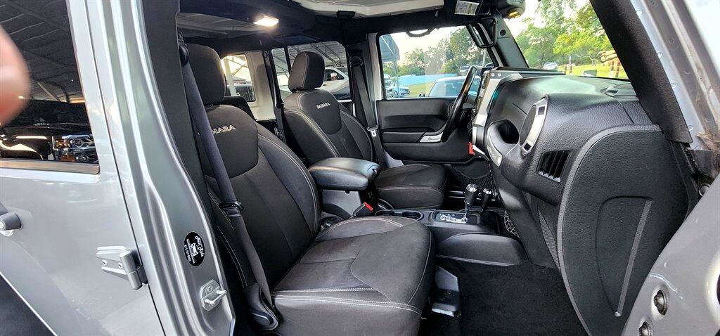 Used 2016 Jeep Wrangler Unlimited Sahara w/ Connectivity Group image 24