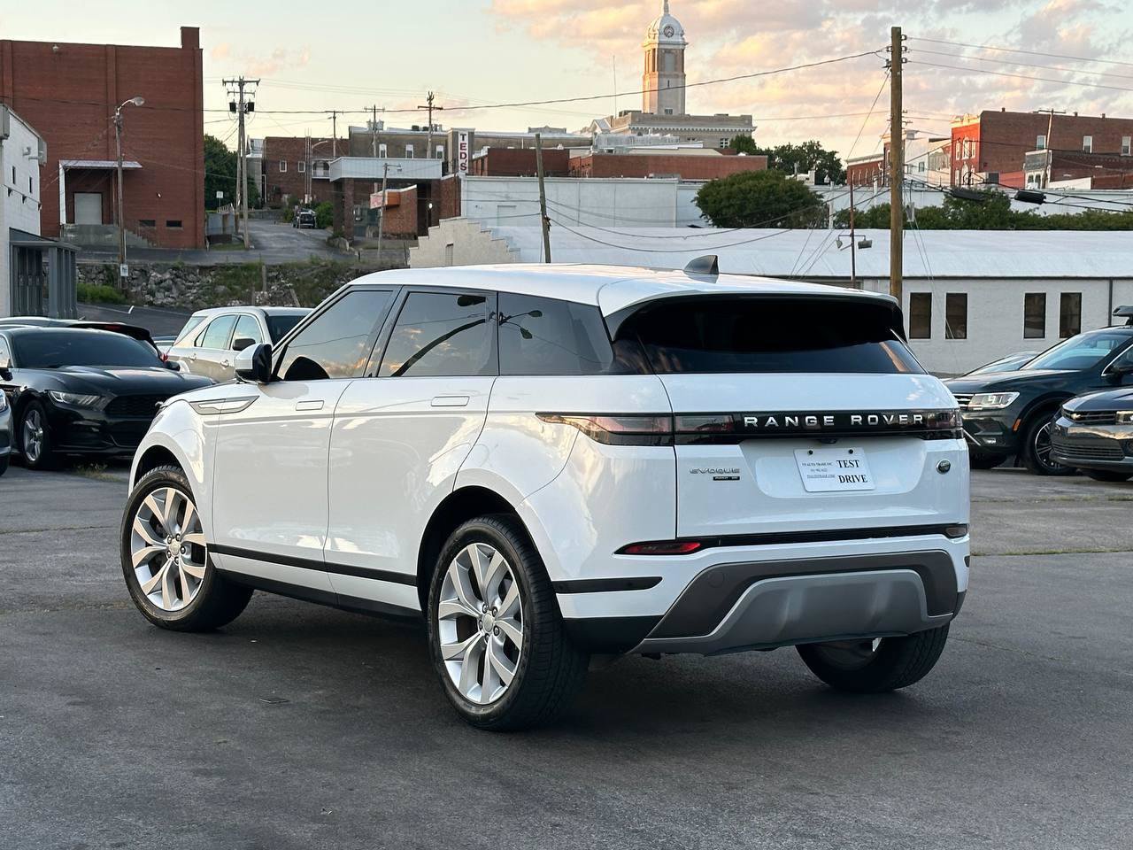 Used 2020 Land Rover Range Rover Evoque SE AWD/4WD image 4
