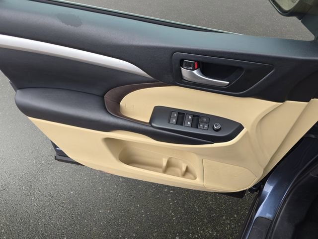 Used 2018 Toyota Highlander XLE image 31