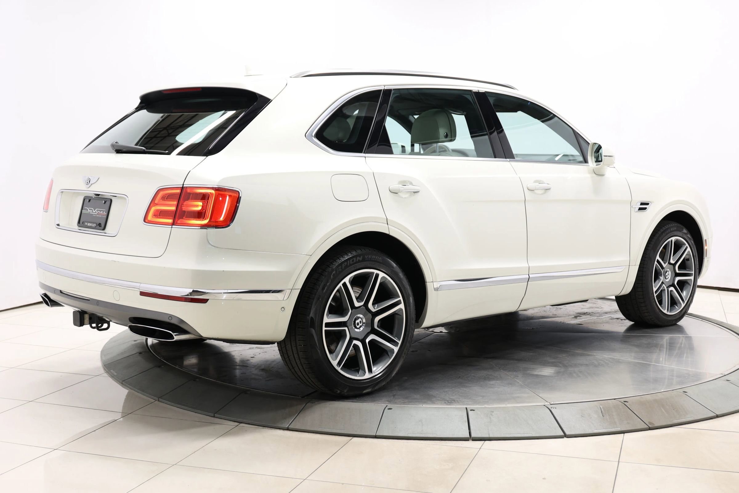 Used 2018 Bentley Bentayga Onyx Edition AWD/4WD image 93