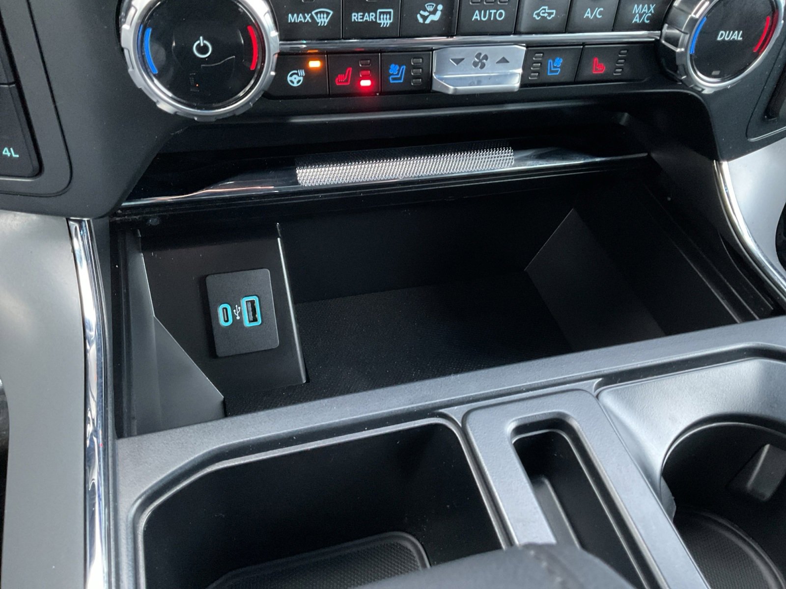 Used 2024 Ford F150 Lariat w/ Tow/Haul Package image 24