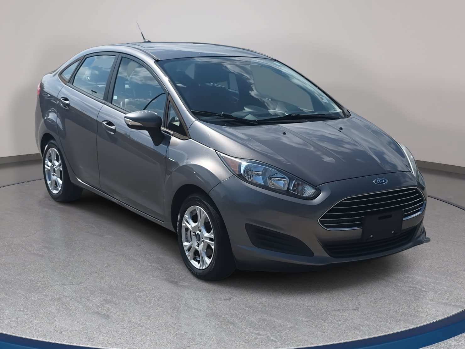 Used 2014 Ford Fiesta SE FWD image 3