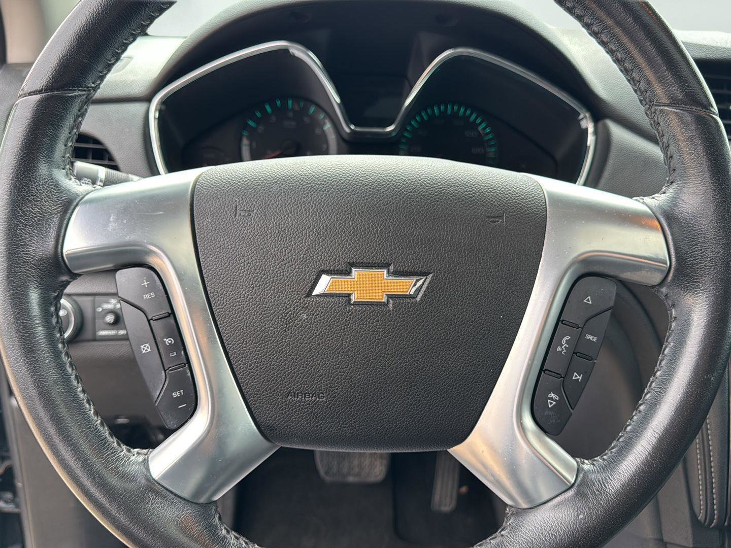 Used 2015 Chevrolet Traverse LT image 11
