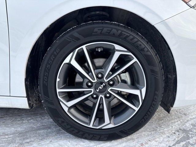 Used 2023 Kia Forte LXS image 9