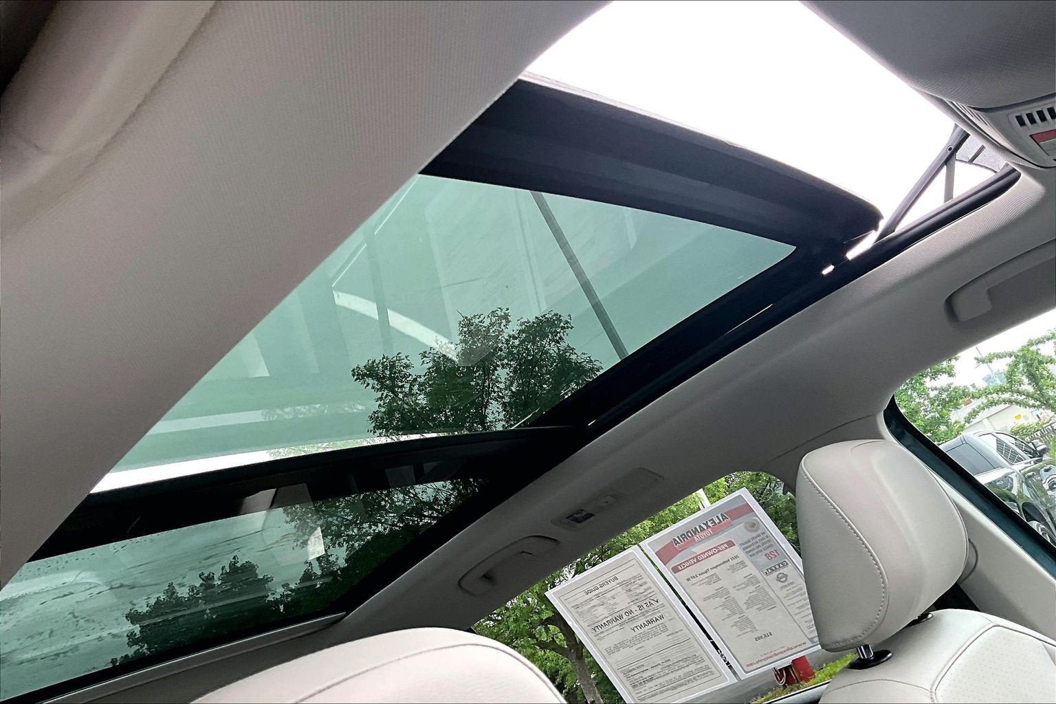 Used 2021 Volkswagen Tiguan SE w/ Panoramic Sunroof Package AWD/4WD image 21