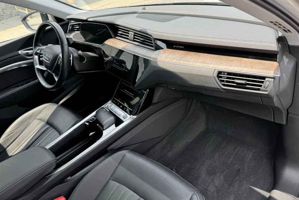 Used 2019 Audi e-tron Premium Plus AWD/4WD image 33