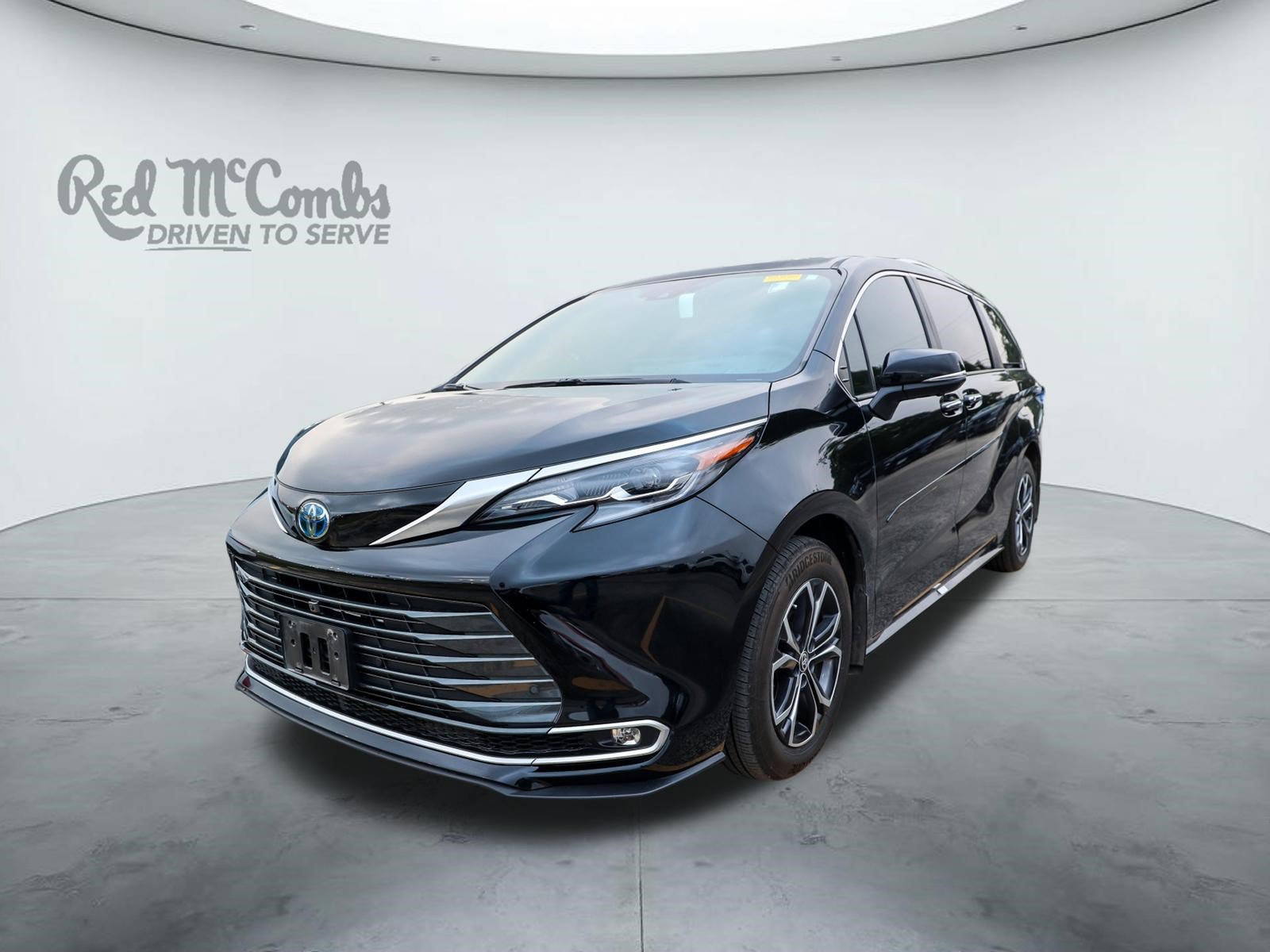 Used 2025 Toyota Sienna Platinum