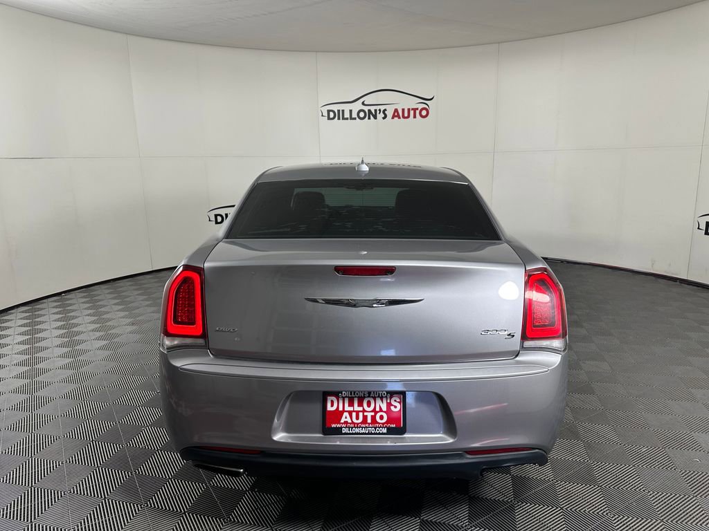 Used 2016 Chrysler 300 S image 6
