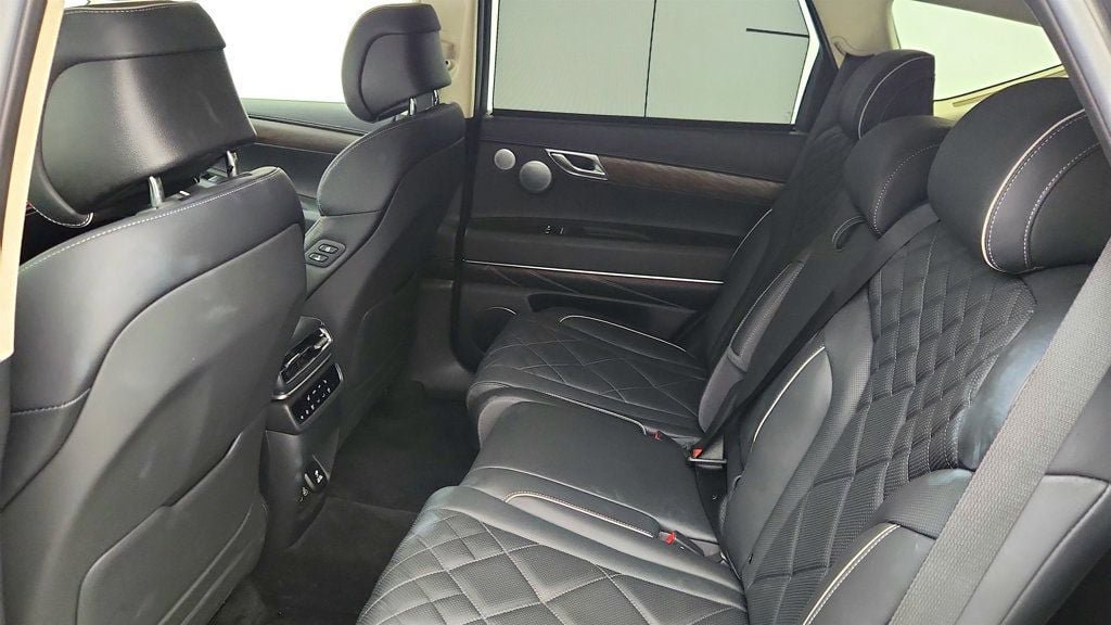 Used 2025 Genesis GV80 3.5T Prestige image 22