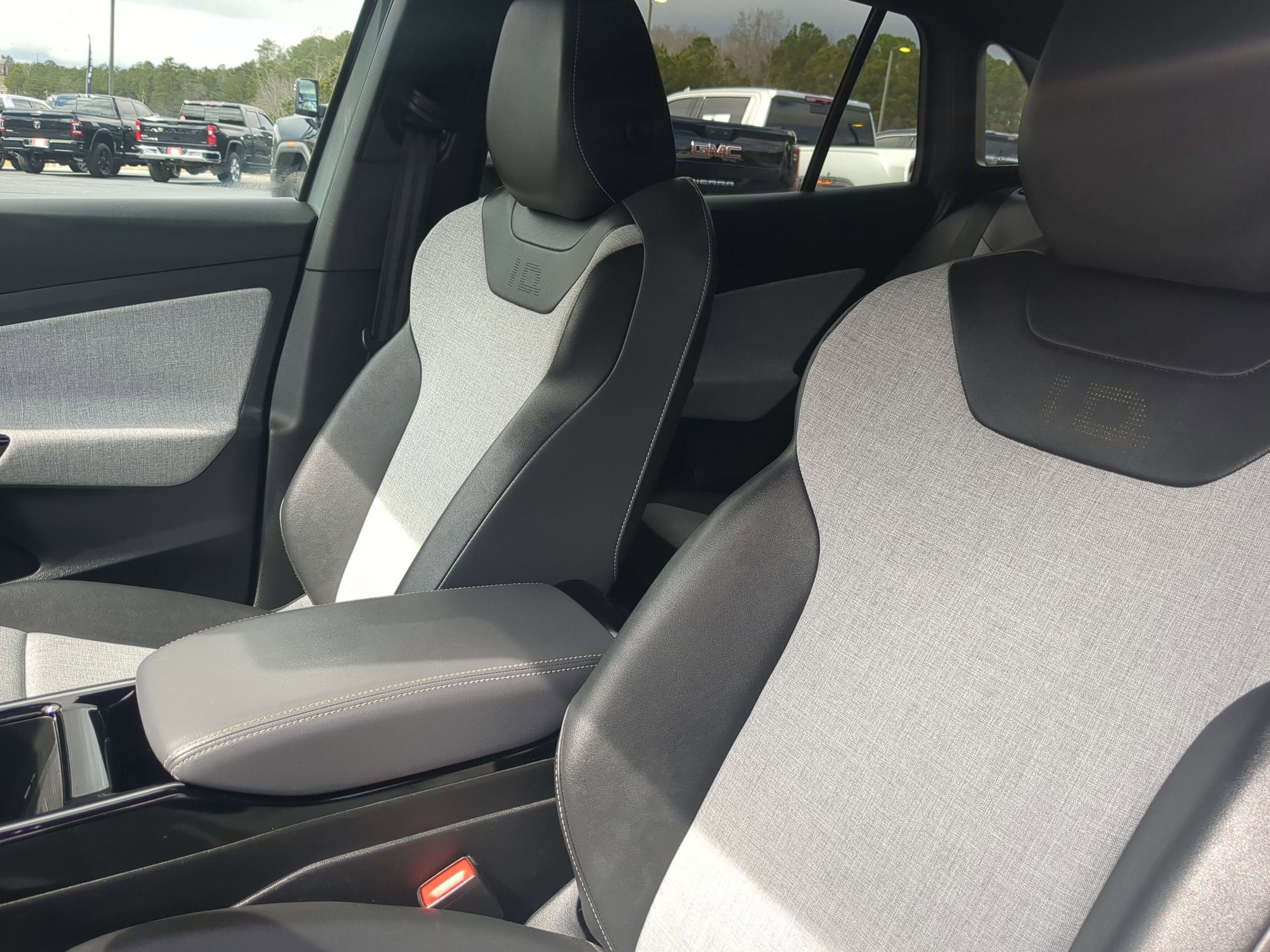 Used 2023 Volkswagen ID.4 Pro image 14