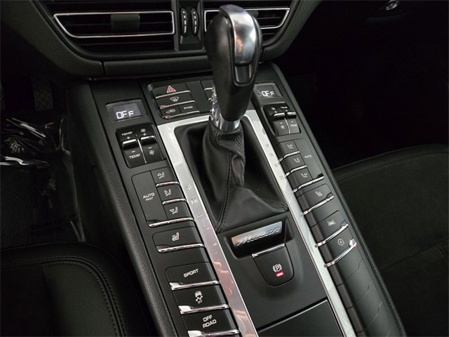 Used 2021 Porsche Macan Base image 37