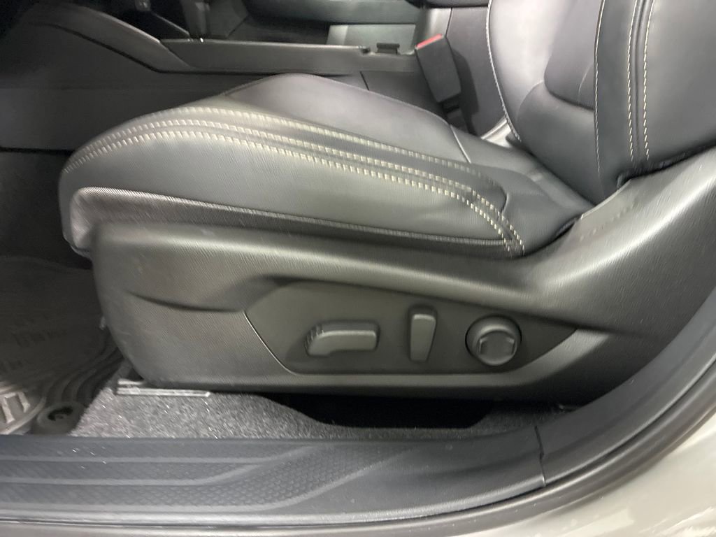 Used 2026 Subaru Outback Limited XT AWD/4WD image 11