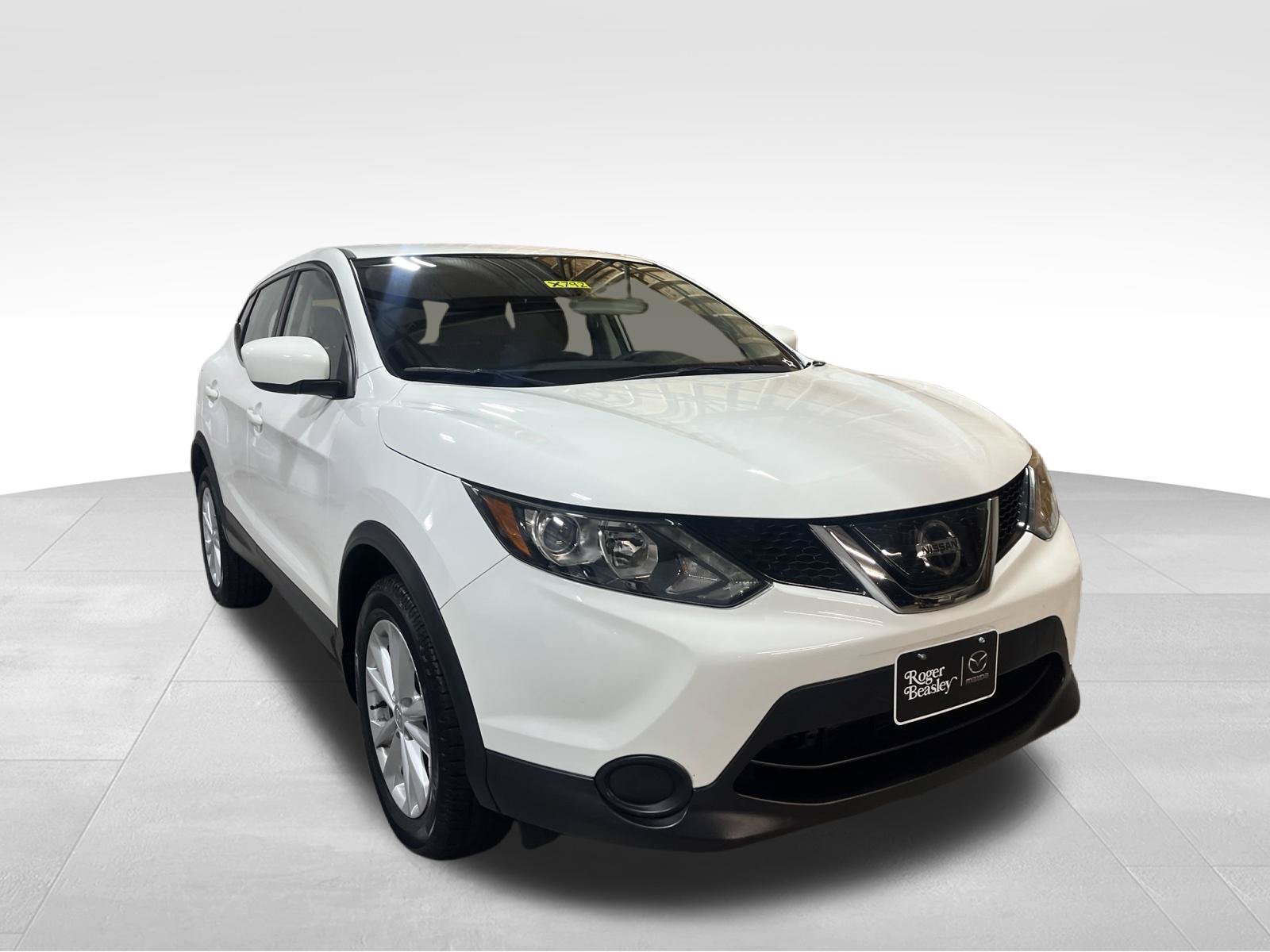 Used 2018 Nissan Rogue Sport S w/ S Appearance Package AWD/4WD image 3