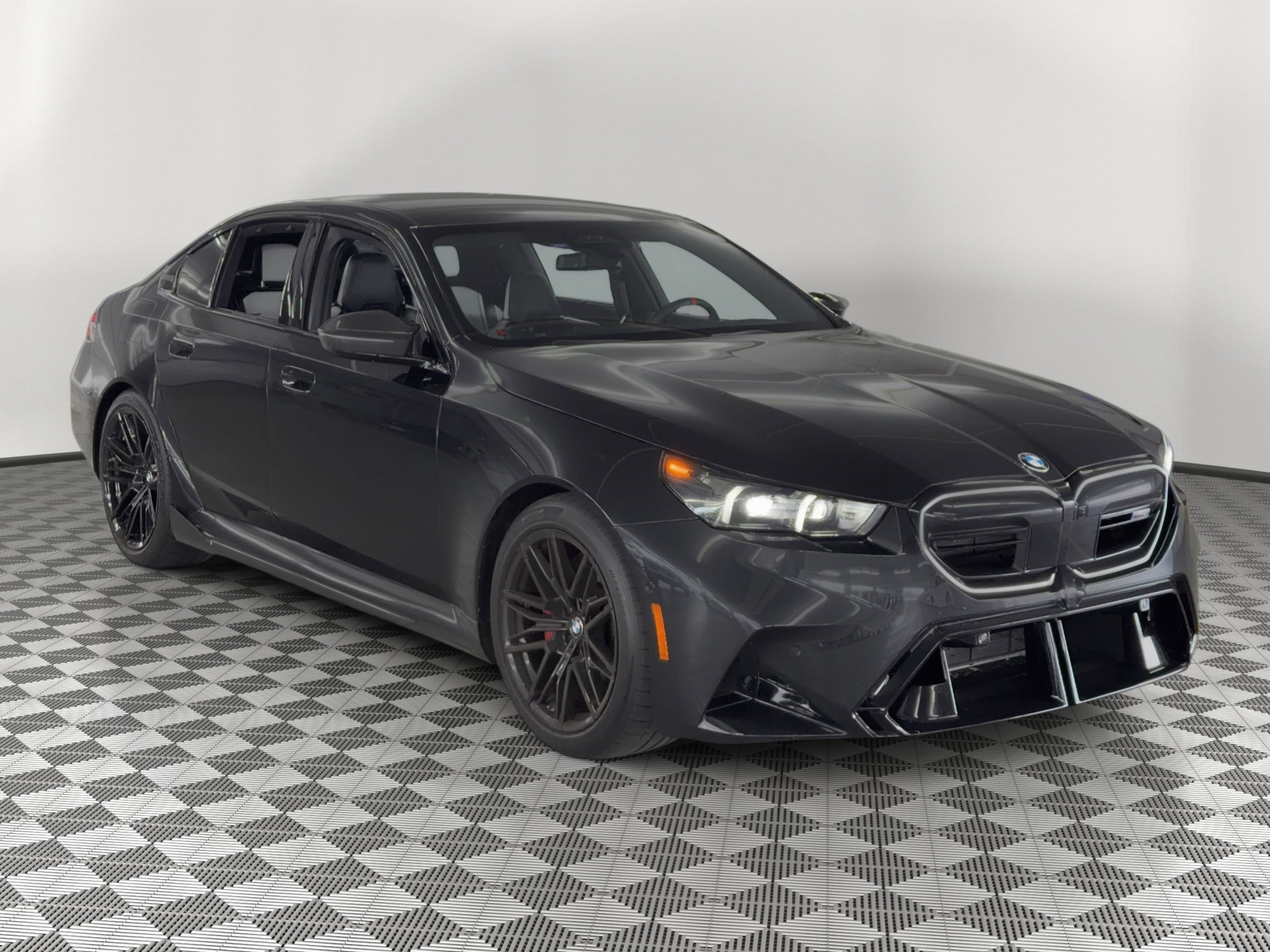 Used 2026 BMW M5 w/ Executive Package image 7
