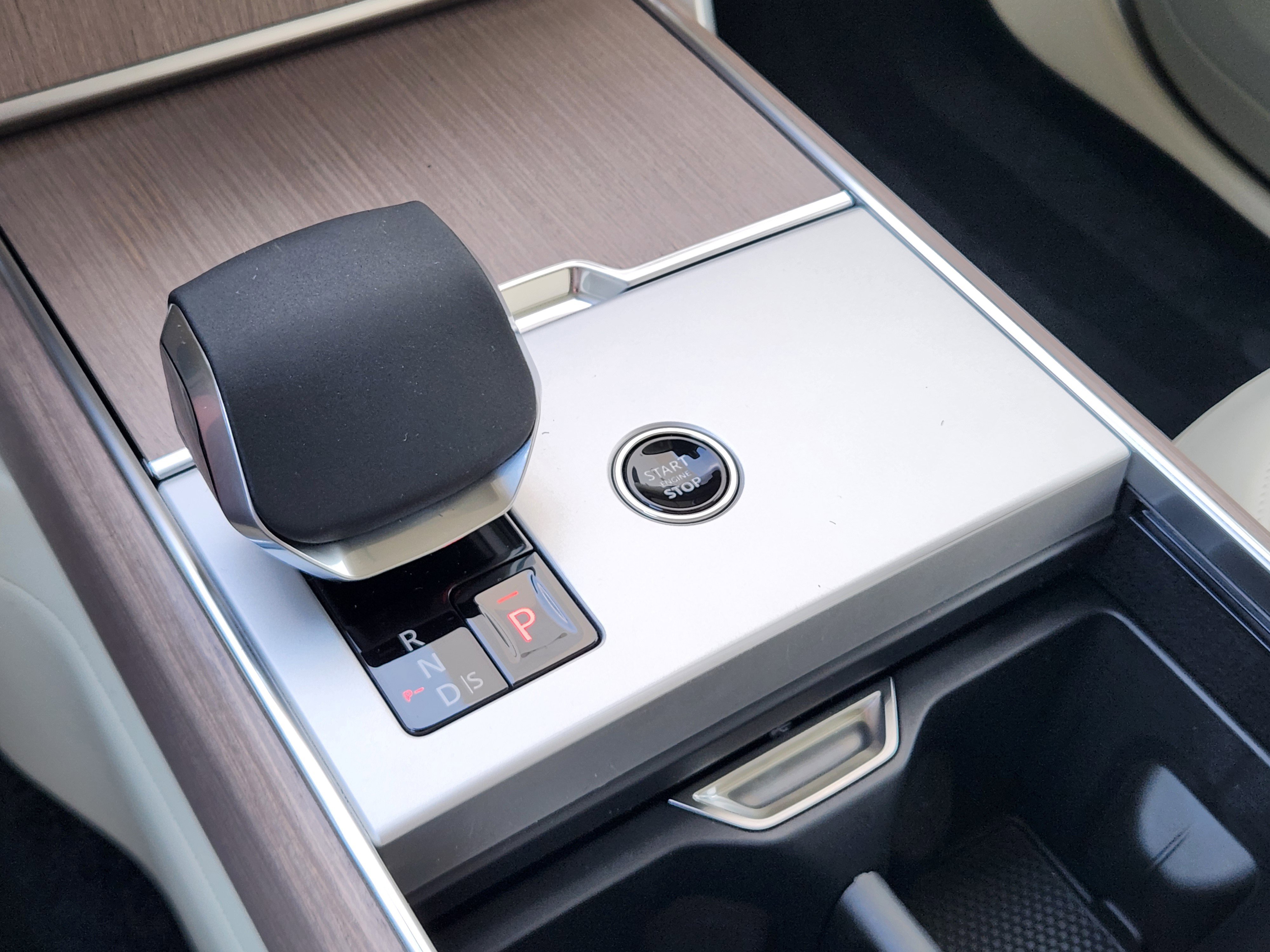 New 2026 Land Rover Range Rover SE image 19