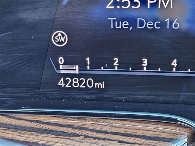 Used 2023 Cadillac Escalade ESV Premium Luxury image 29