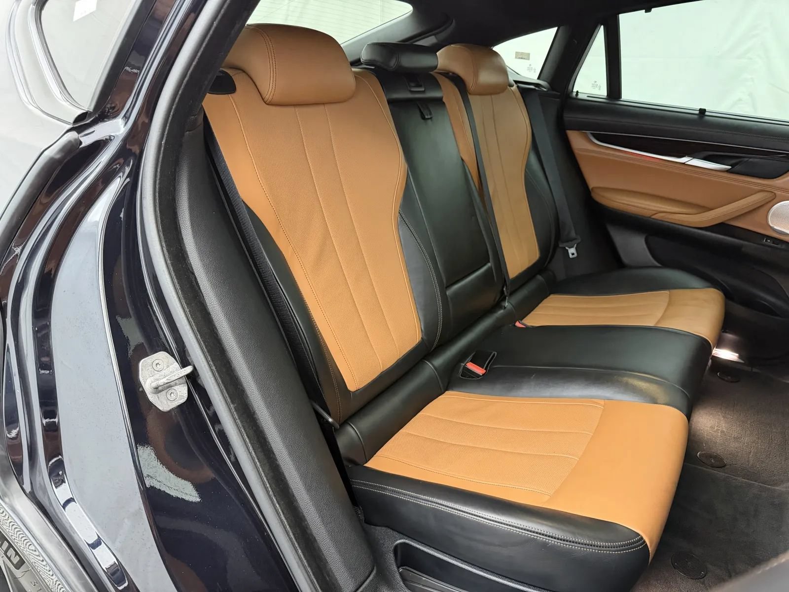 Used 2015 BMW X6 xDrive50i AWD/4WD image 35