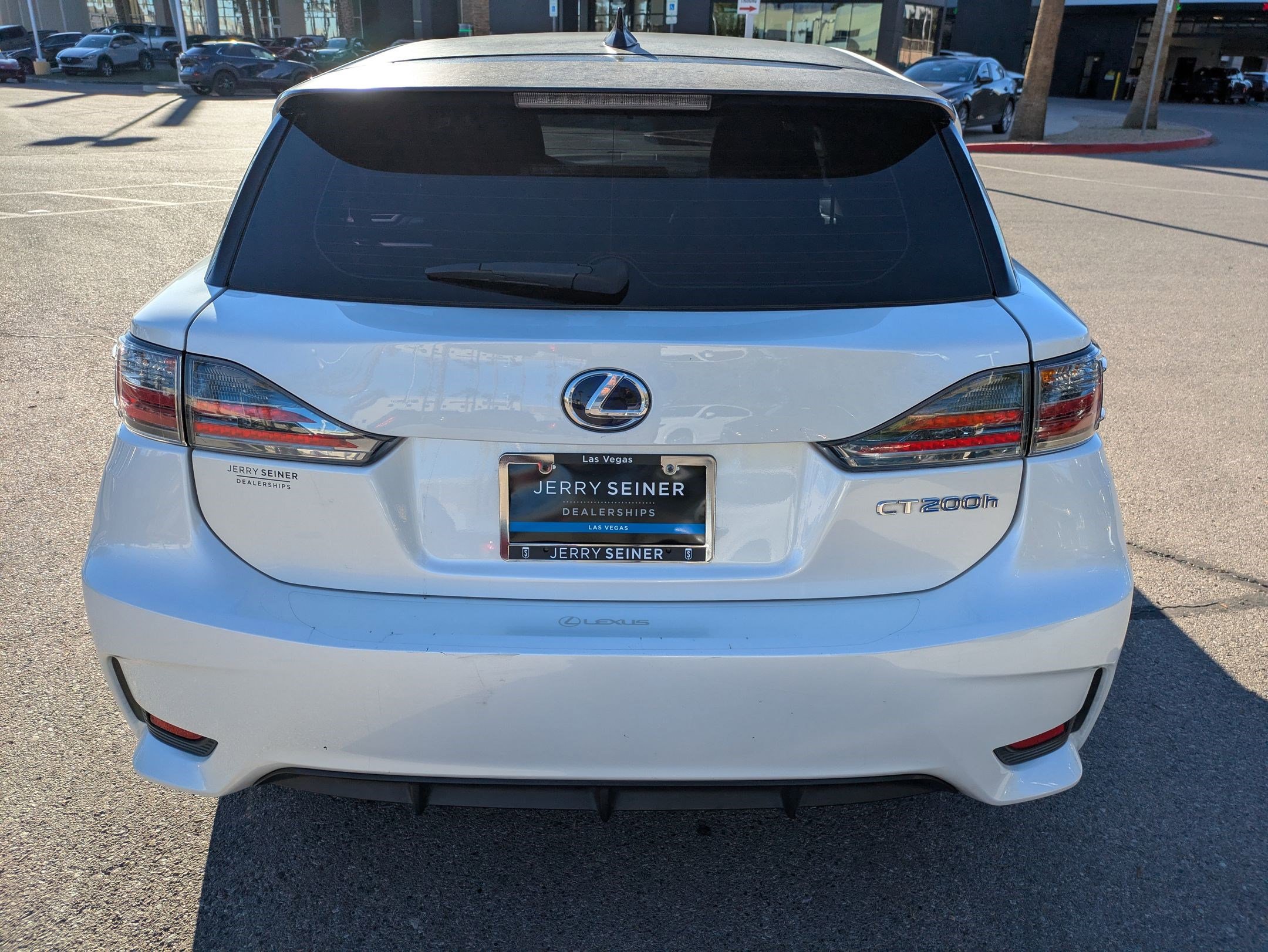 Used 2016 Lexus CT 200h image 4