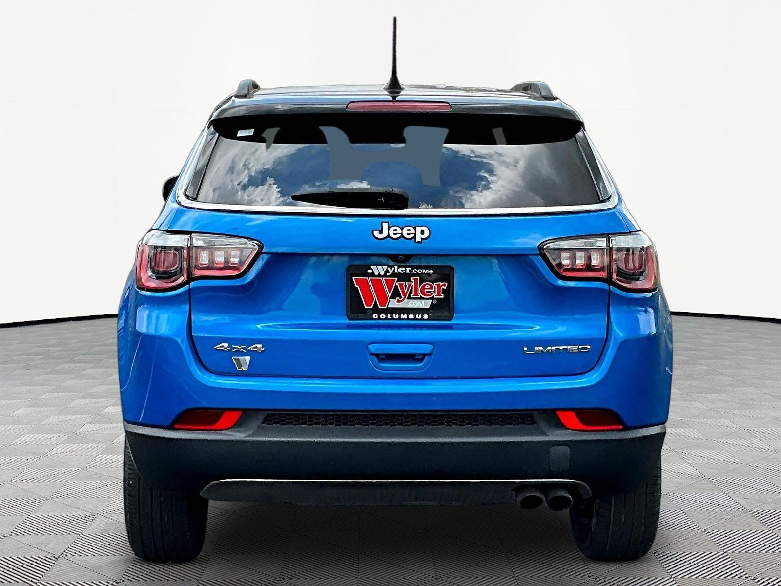 Used 2019 Jeep Compass Limited AWD/4WD image 5