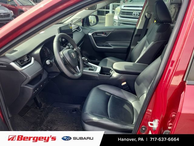 Used 2023 Toyota RAV4 XLE Premium image 8