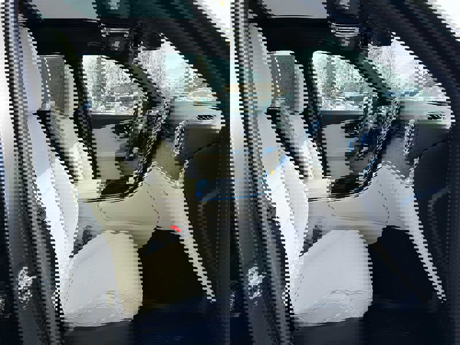 Used 2026 Mercedes-Benz GLC 350e 4MATIC image 10