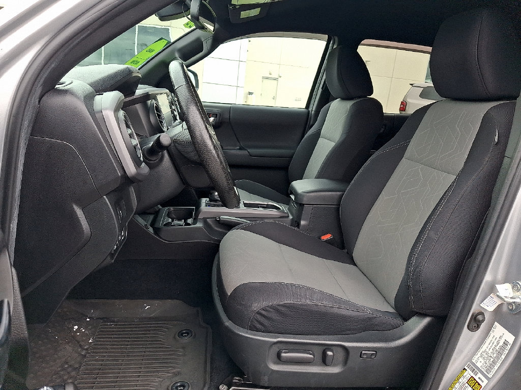 Used 2022 Toyota Tacoma TRD Sport w/ Technology Package AWD/4WD image 16