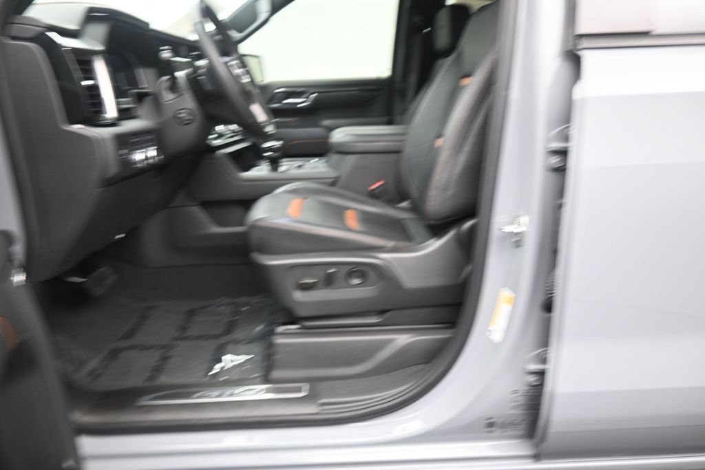 Used 2025 GMC Sierra 1500 AT4 w/ AT4 Premium Package AWD/4WD image 11