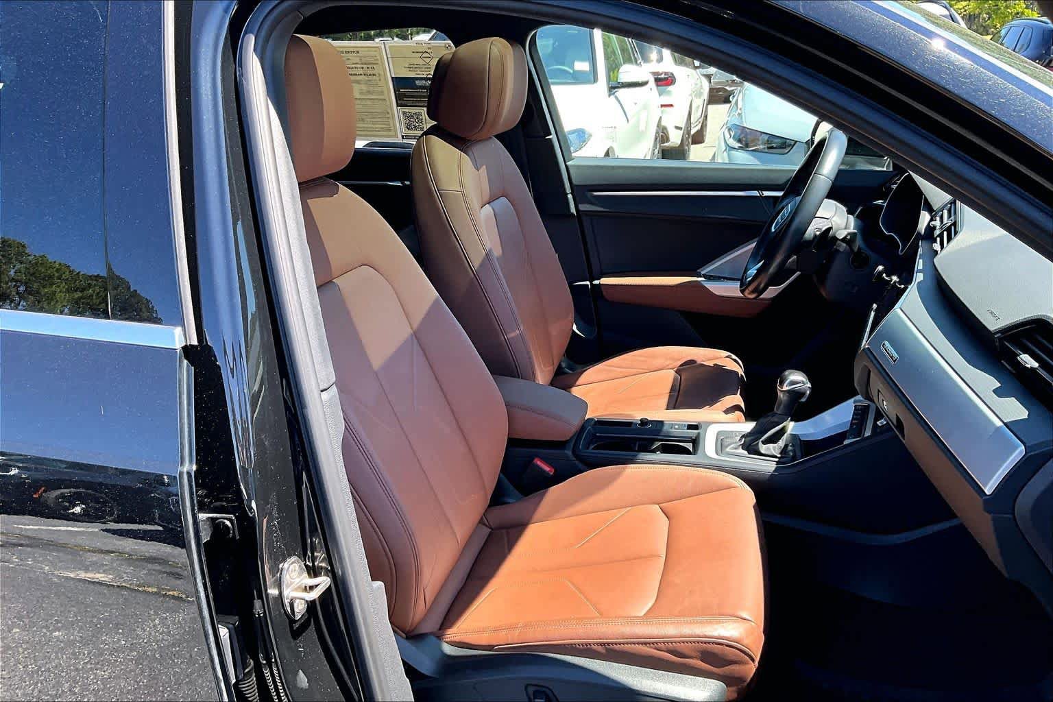 Used 2021 Audi Q3 2.0T Premium w/ Convenience Package AWD/4WD image 9