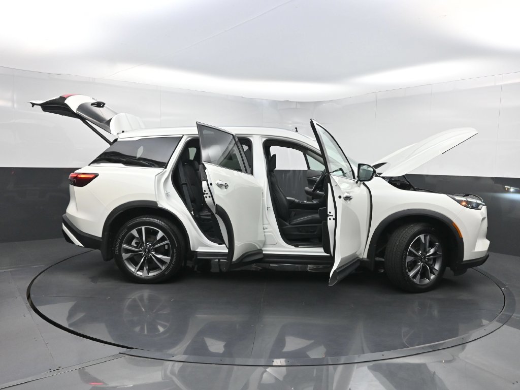 Used 2023 INFINITI QX60 Luxe w/ Performance Audio Package FWD image 40