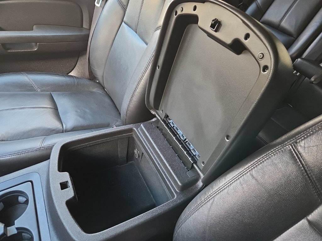 Used 2008 GMC Yukon SLT w/ SLT Preferred Equipment Group AWD/4WD image 19
