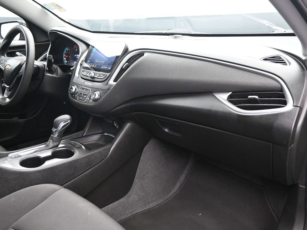 Used 2024 Chevrolet Malibu LT image 14