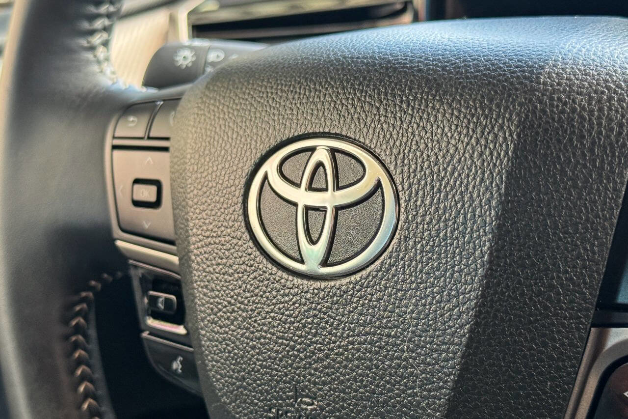 Used 2025 Toyota Camry Hybrid image 30