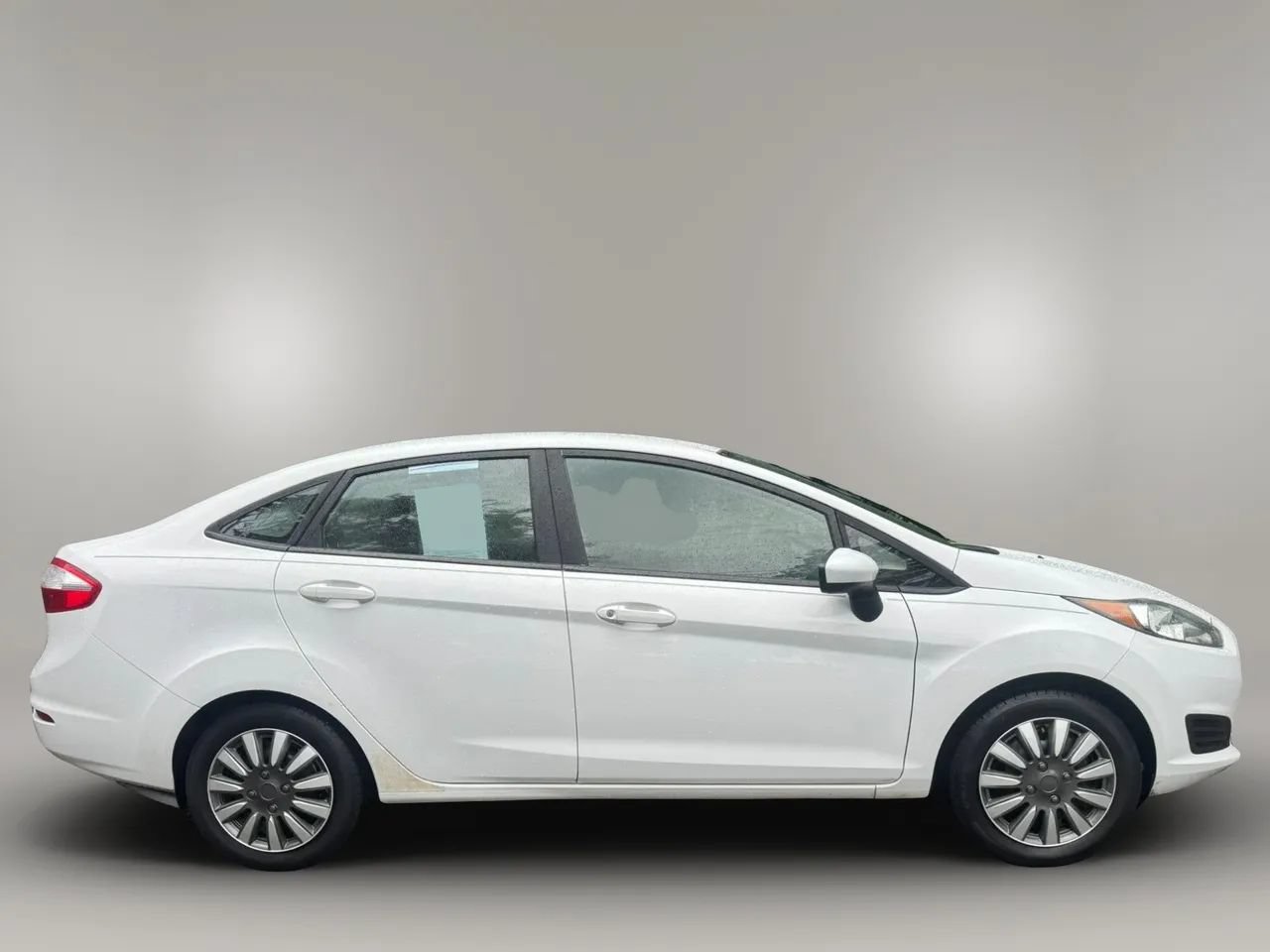 Used 2015 Ford Fiesta S FWD image 4