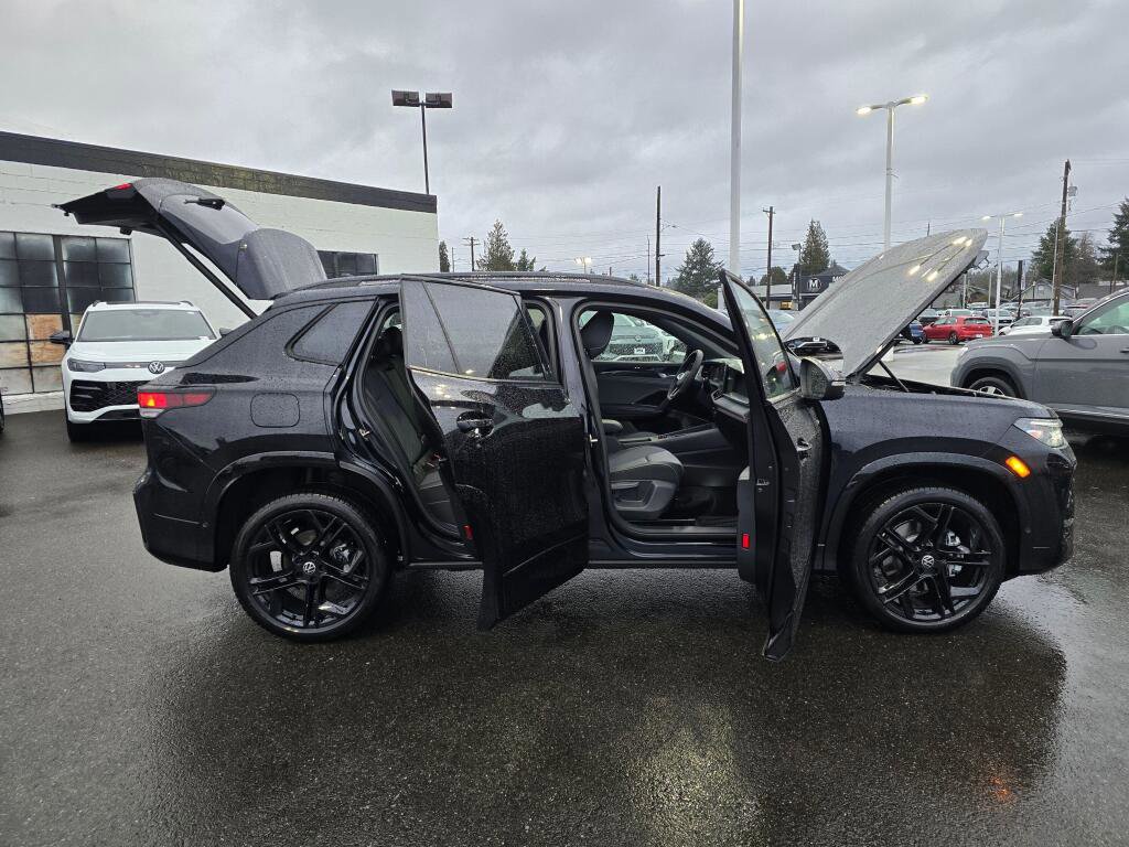 New 2026 Volkswagen Tiguan SE R-Line image 17