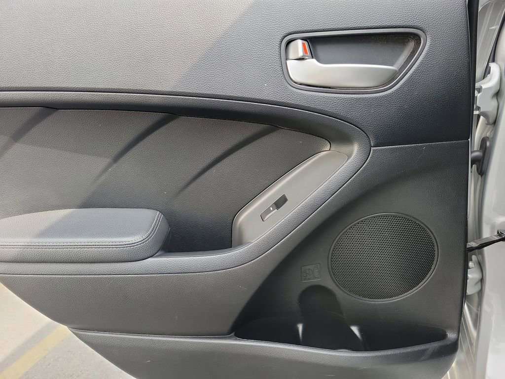 Used 2018 Kia Forte LX w/ LX Rear Camera Package image 13