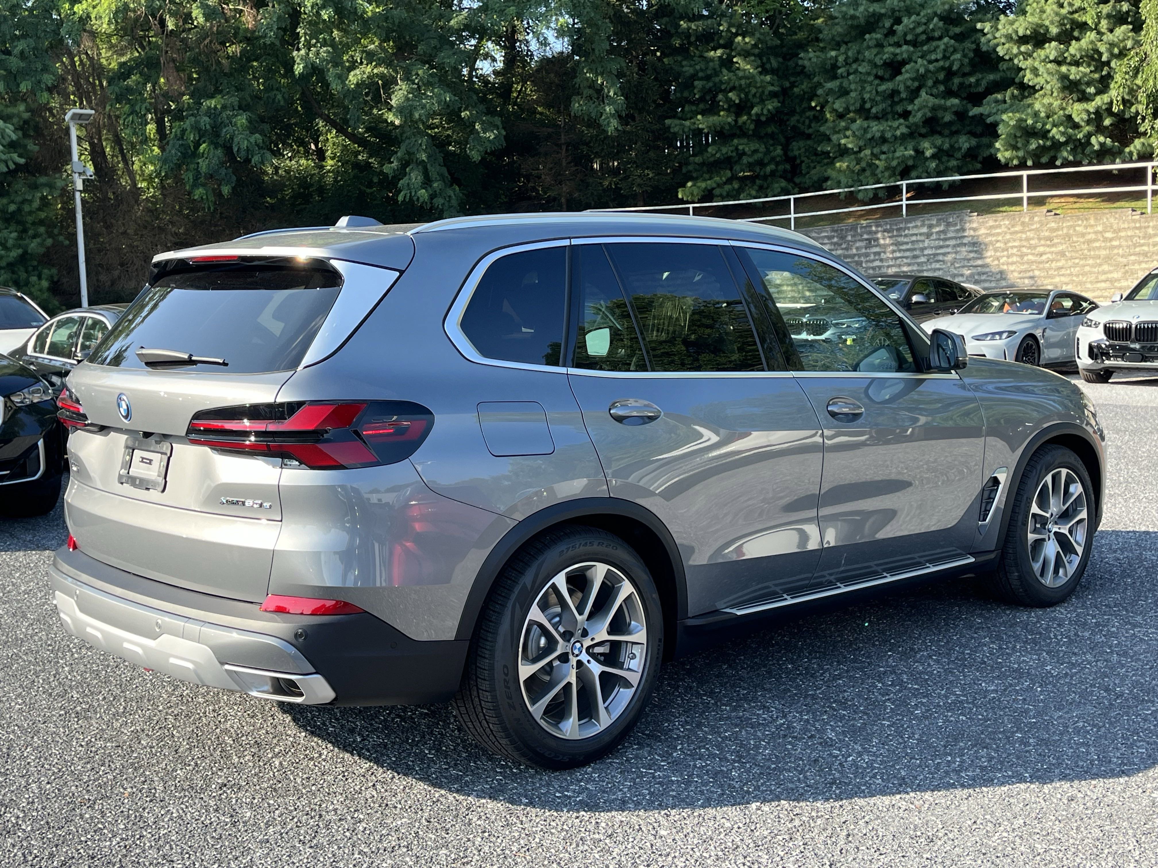 Used 2026 BMW X5 xDrive50e image 7