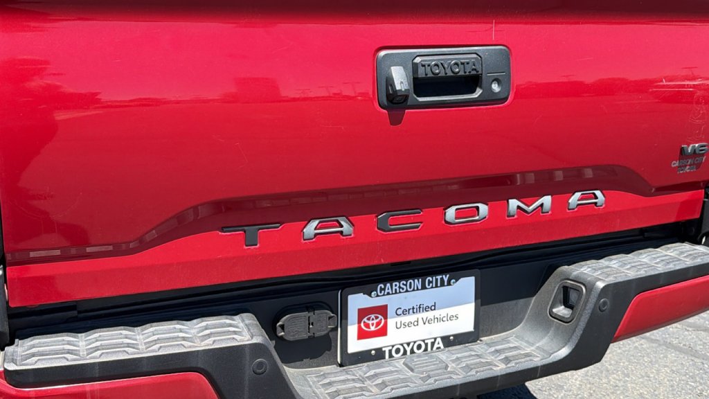 Certified 2018 Toyota Tacoma TRD Off-Road w/ Technology Package AWD/4WD image 28