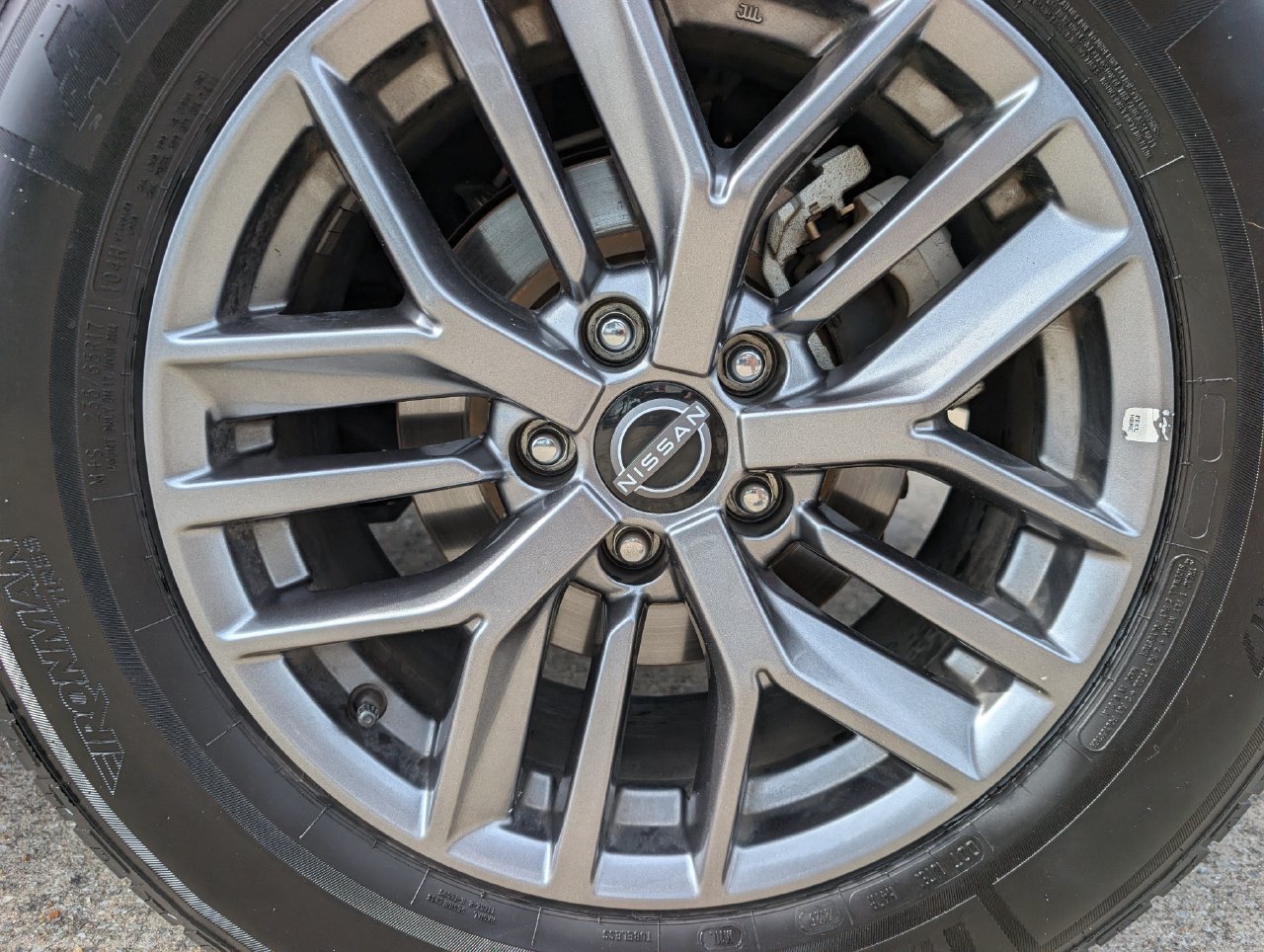 Used 2024 Nissan Rogue S AWD/4WD image 7