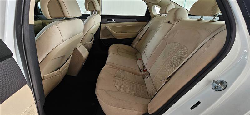 Used 2015 Hyundai Sonata SE w/ Option Group 02 image 16