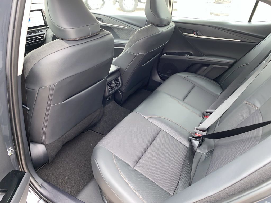 Used 2025 Toyota Camry XLE w/ Premium Package image 7