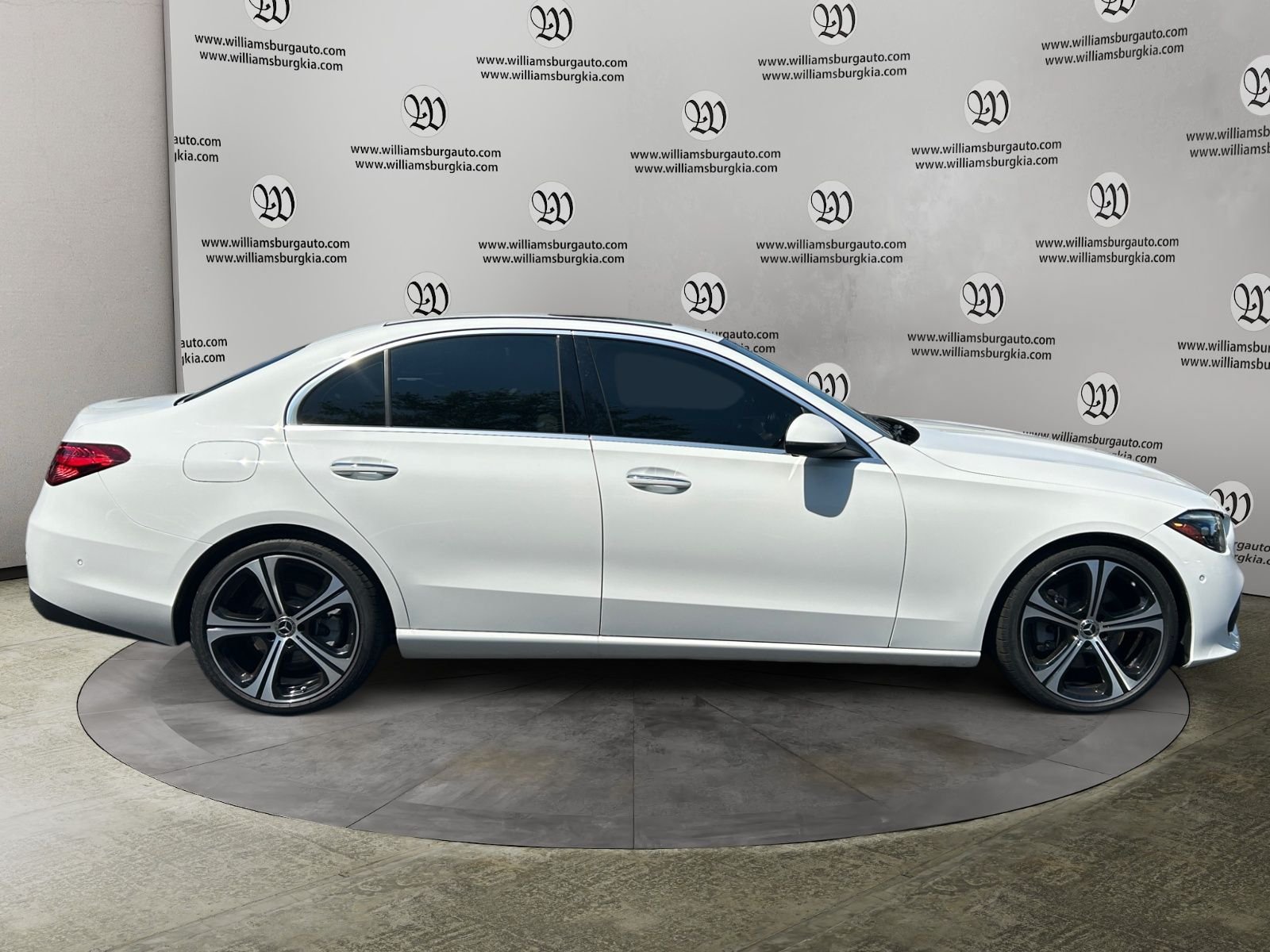 Used 2024 Mercedes-Benz C 300 Sedan image 6