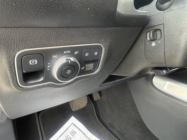 Used 2022 Mercedes-Benz GLB 250 4MATIC image 12