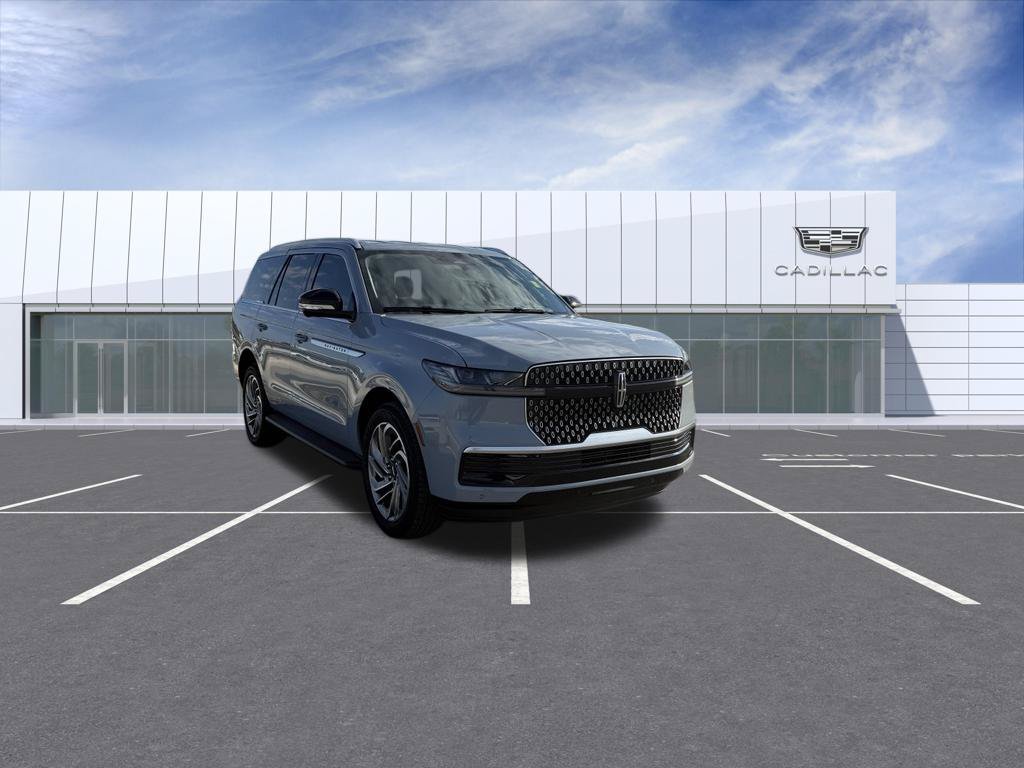 Used 2026 Lincoln Navigator Premiere AWD/4WD image 1