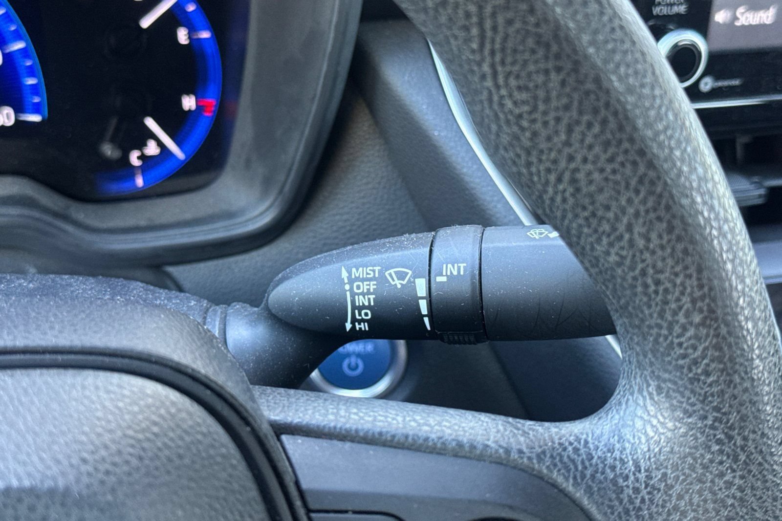 Used 2022 Toyota Corolla LE FWD image 37