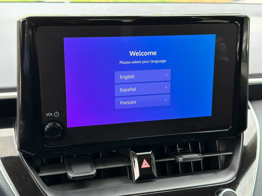 Used 2025 Toyota Corolla LE w/ LE Premium Package FWD image 26